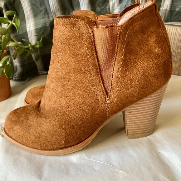 Pierre Dumas Suede Booties In Chestnut - Picture 2 of 9